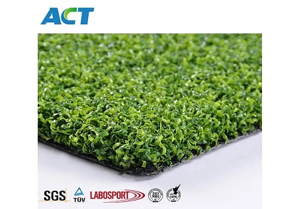 Factors to Consider When Choosing a  Bulk Putting Green Turf